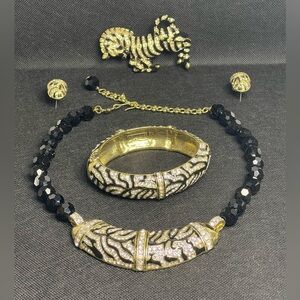 Heidi Daus ‘Animal Instinct’ Safari Zebra Jewelry SET 4 Pieces Swarovski Crystal